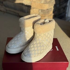 NEW Gucci Women's boot with merino wool lining